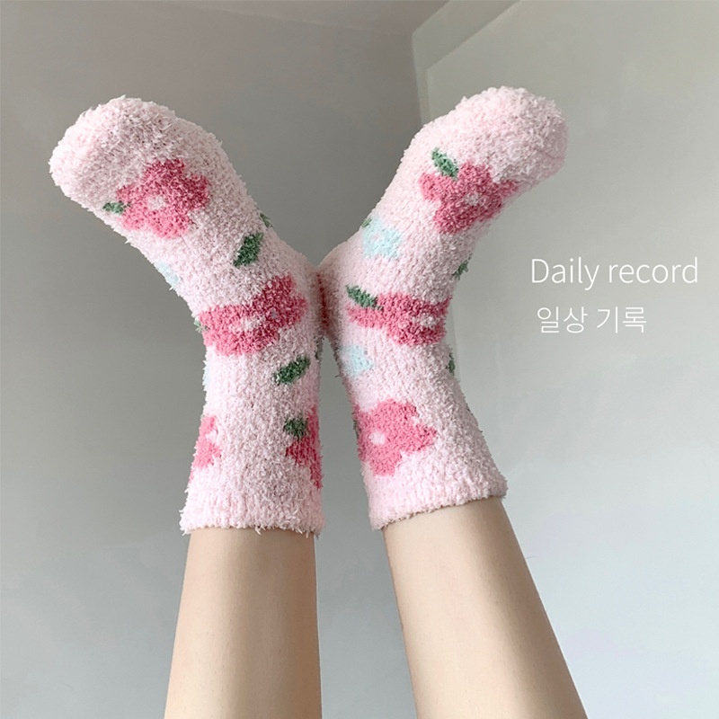 Coral Velvet Socks For Girls Cute Two-color Flower Mid-tube Women's Socks Winter Thickened Velvet Home Confinement Sleep Socks