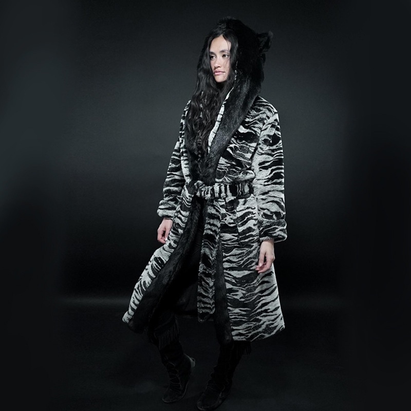 Warm Lamb Wool Jacket Women's Black Tiger Print Jacket Hooded Cartoon Plush Coat Faux Fur Jacket