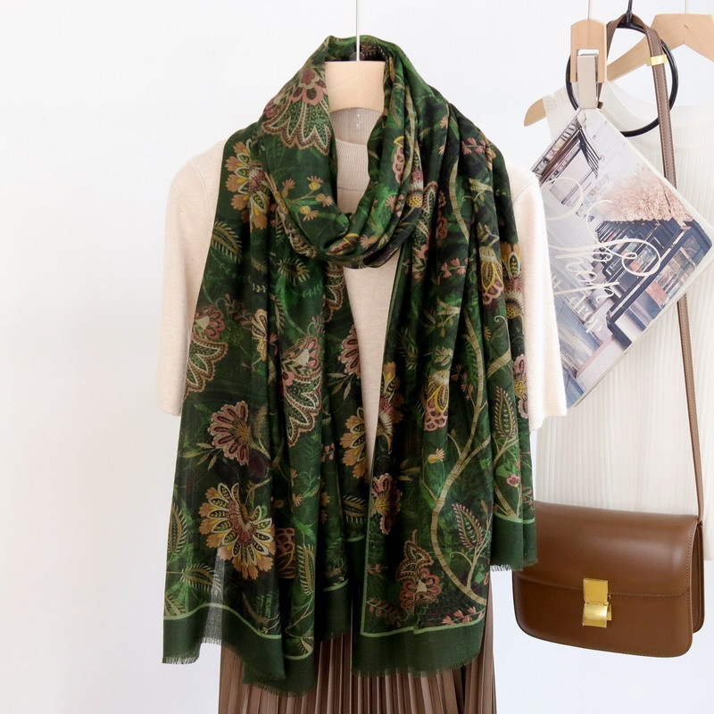 Temperament Dark Green High-end Luxury Water-soluble Wool Scarf Women's Thin Versatile Long Style Classic Shawl With Beardless - 3