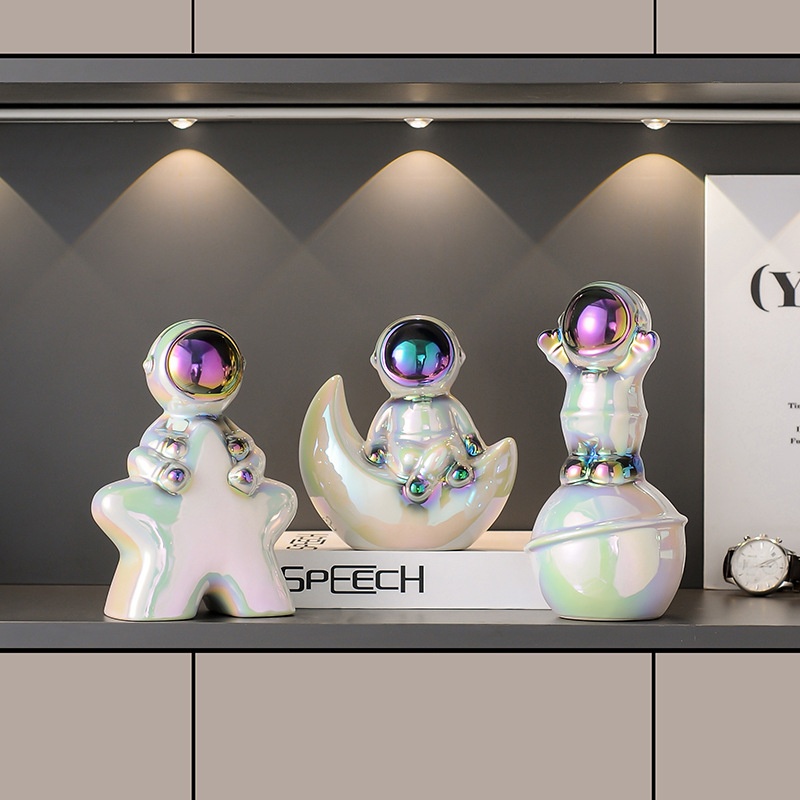 Modern Creative Astronaut Living Room Home Soft Furnishings TVCabinet Wine Cabinet Decoration Ornaments Astronaut