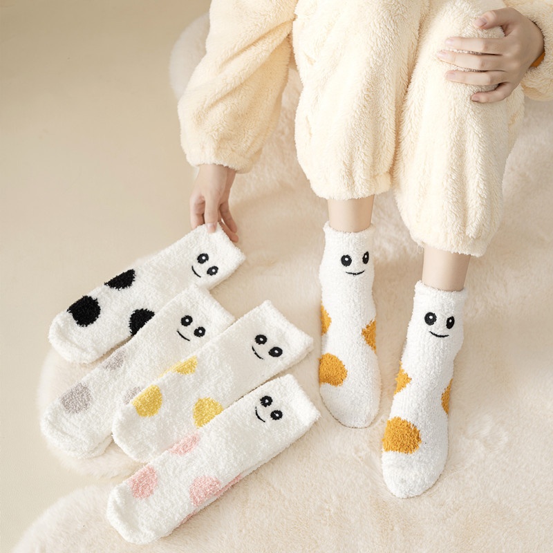 Women's Autumn And Winter Thick Coral Fleece Mid-tube Socks No Linting Japanese Cute Smiley Half-velvet Home Warm Socks